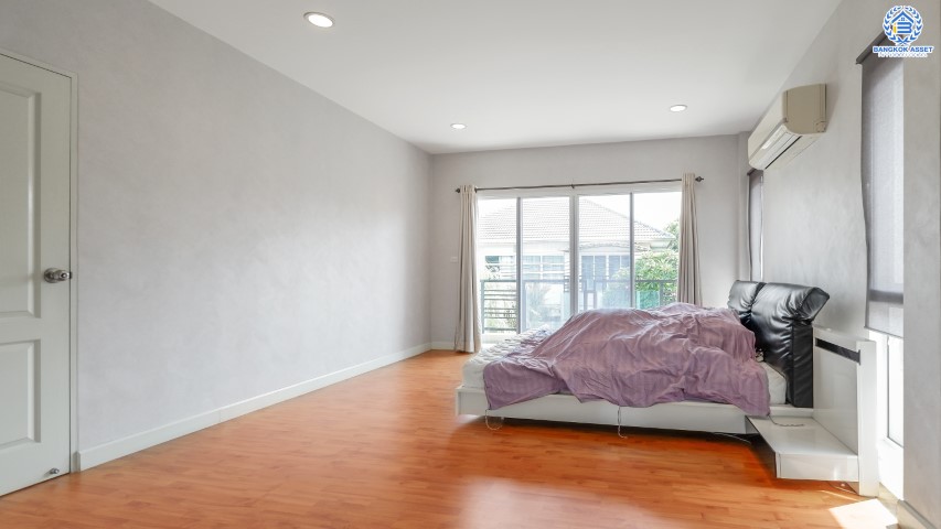 บ้านเดี่ยวมือสองย่านนนทบุรี ม.บางกอก บูเลอวาร์ด ราชพฤกษ์-พระราม5 หลังมุม! เนื้อที่ 56 ตร.ว. ตกแต่ง Built-in ฟังก์ชัน 3 ห้องนอน 4 ห้องน้ำ 2 ที่จอกรถ พร้อมอยู่ บนทำเลเดินทางสะดวก ติดถนนราชพฤกษ์ ใกล้วงเวียนพระราม 5 , The Walk ราชพฤกษ์...